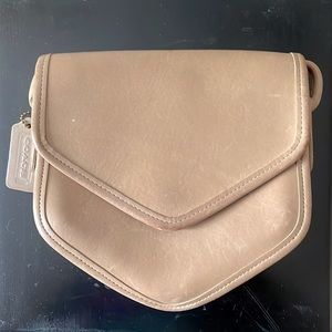 COACH - vintage tan beige purse - geometric - 80s -